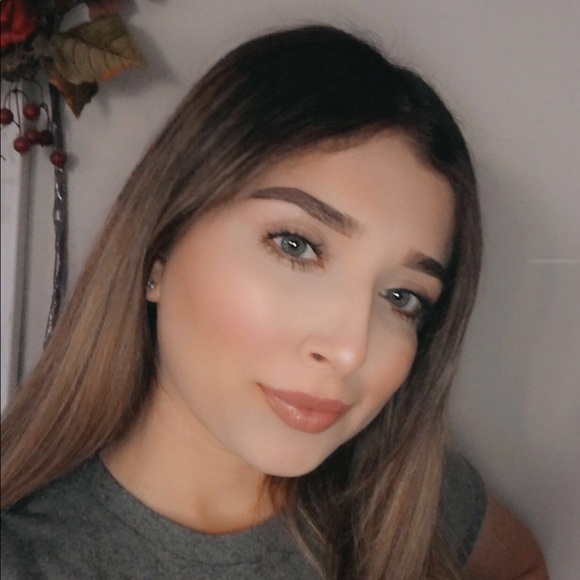 Meet the Posher Other - Meet your Posher, Vanessa